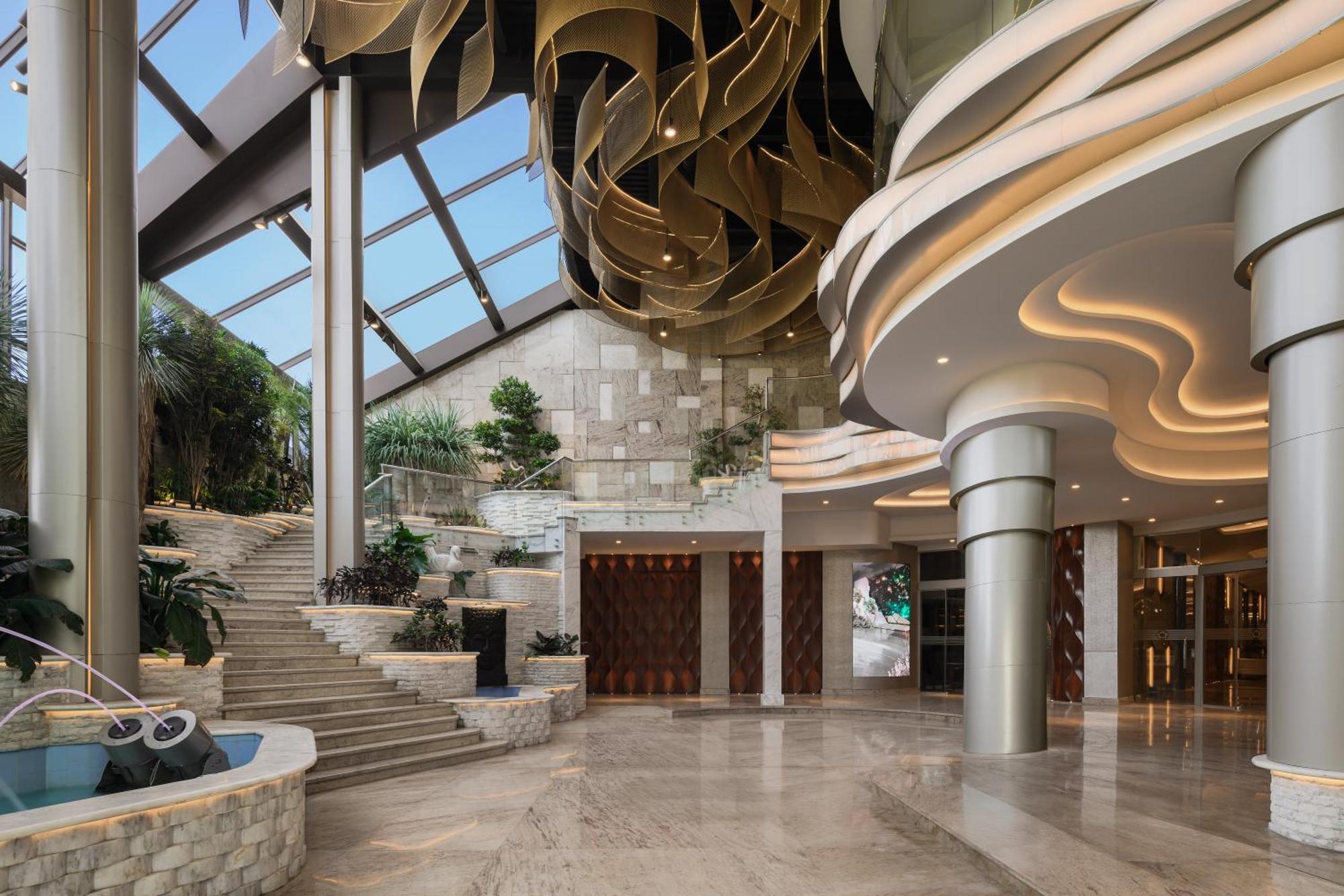 Hotel Mirage & Conference Center